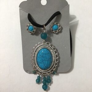 Turquoise Silver Tone Necklace Suede band Earrings
